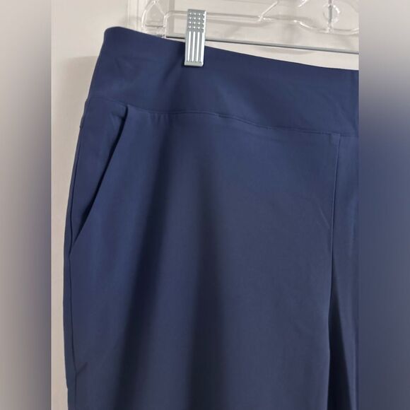 Chico’s Weekends Bliss Fleece Straight-Leg Pants Size 2 US L Color Midnight - Picture 4 of 10
